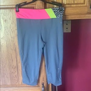 capris